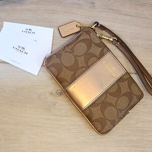 Corner Zip Wristlet Gold Metallic/Signature